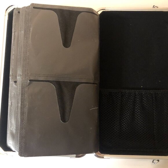 Vaultz CD/DVD Carrying Case - Picture 2 of 2